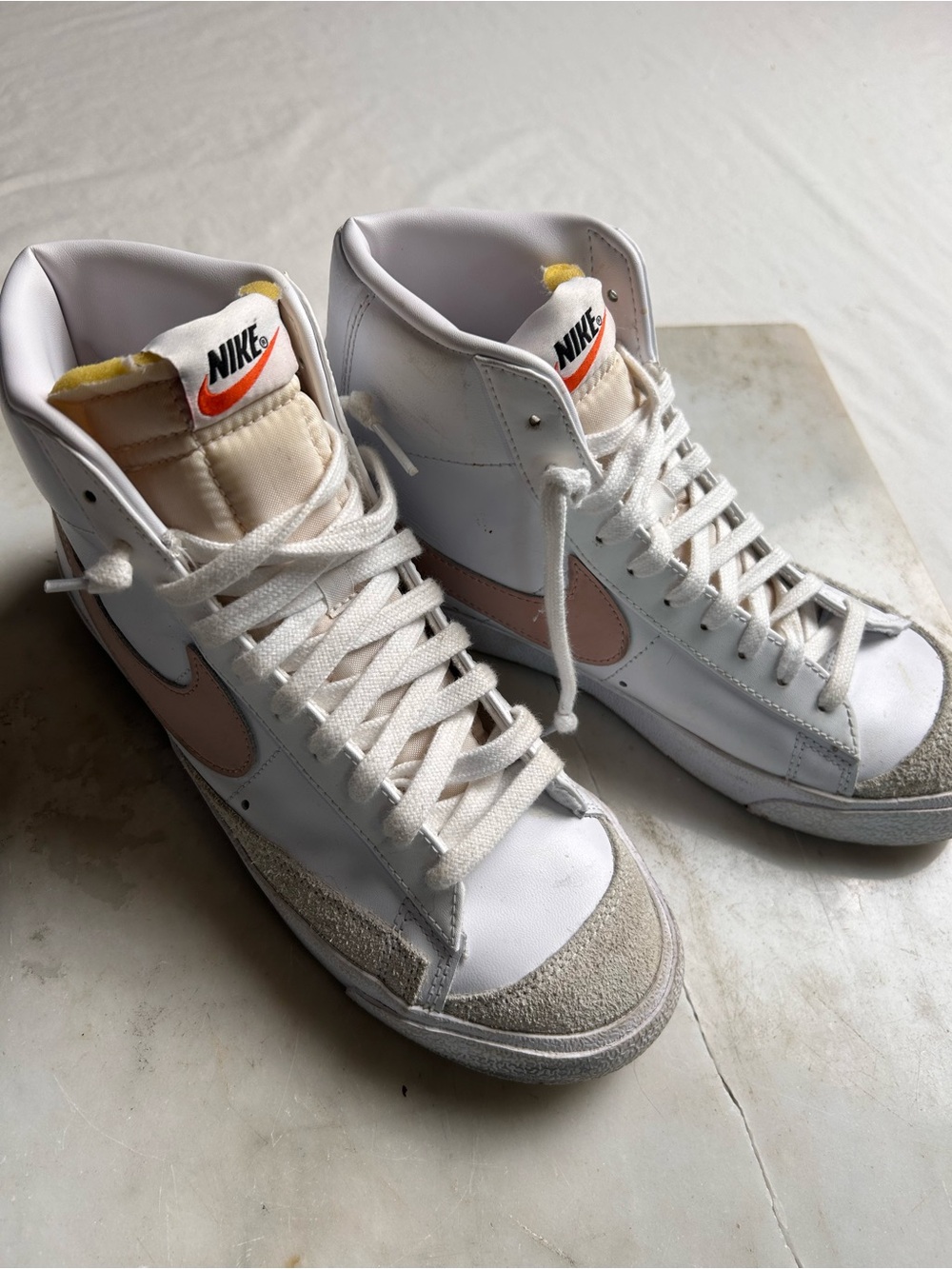 Nike High-Top 77 Blazers Sneakers White with Pink Swoosh size 9.5 women’s